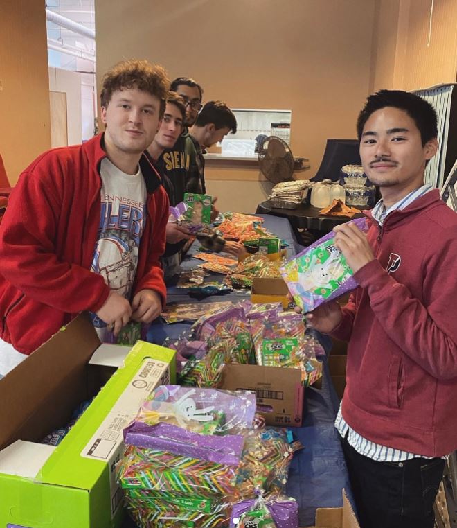 Undergraduates give back to local community for Easter
